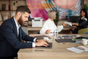 Maximizando a produtividade de equipes comerciais com ferramentas de gestão de vendas