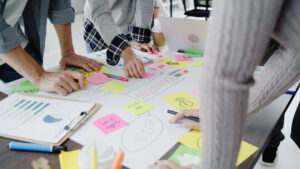 Transformação empresarial: descubra como grandes companhias estão adotando estruturas de startup para inovar, competir e alcançar o sucesso.
