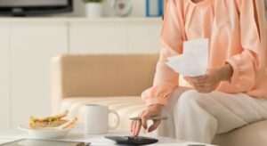 Aprenda dicas de economia doméstica simples e eficazes para organizar suas finanças e melhorar o controle do seu orçamento familiar.