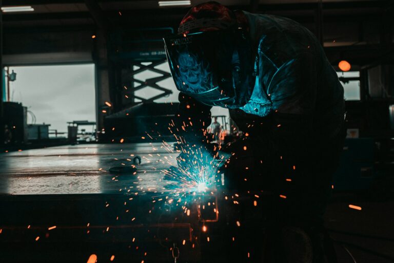 Aprenda como pequenas indústrias podem ganhar autoridade no mercado com estratégias práticas, posicionamento e presença digital eficiente.